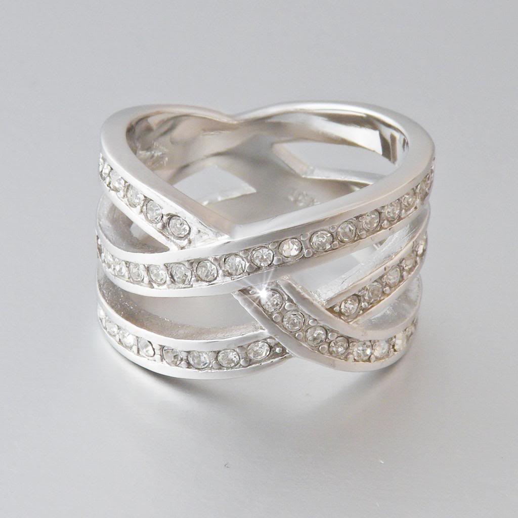 18ct White Gold Plated Ring with Swarovski Crystals