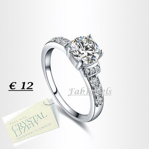 High Quality 18ct White Gold Plated Ring with Brilliant Swarovski Crystals