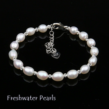 Load image into Gallery viewer, Beautiful Natural Freshwater Pearl Bracelet.