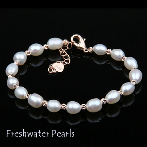 Beautiful Natural Freshwater Pearl Bracelet.